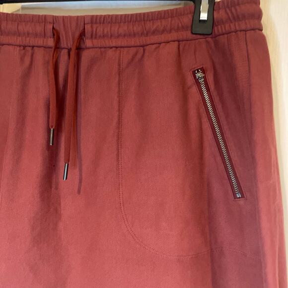 Athleta dark burnt orange soft skirt. - Picture 5 of 7